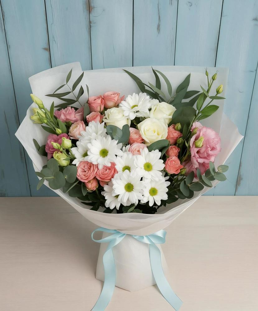 Букет цветов из: Розы, Лизиантусы и Хризантемы в Электроизолятор