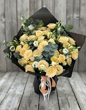 Букет цветов из:  Розы и Лизиантусы в Электроизолятор