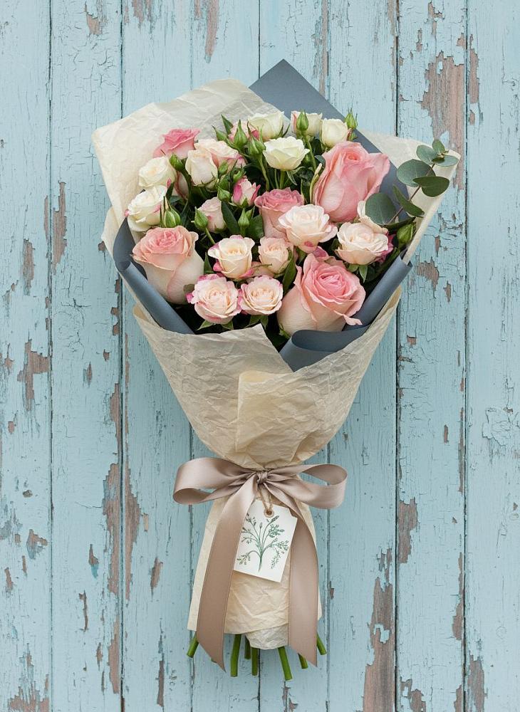 Букет цветов из: Розы в Электроизолятор