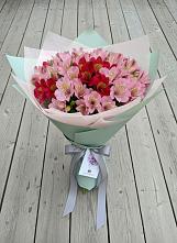 Букет цветов из:  Альстромерии в Электроизолятор