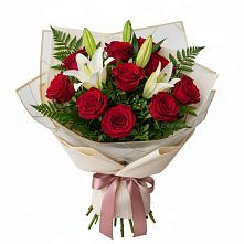 Букет цветов из:  Лилии и Розы в Электроизолятор