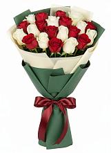 Букет Микс из красных и белых роз в Электроизолятор