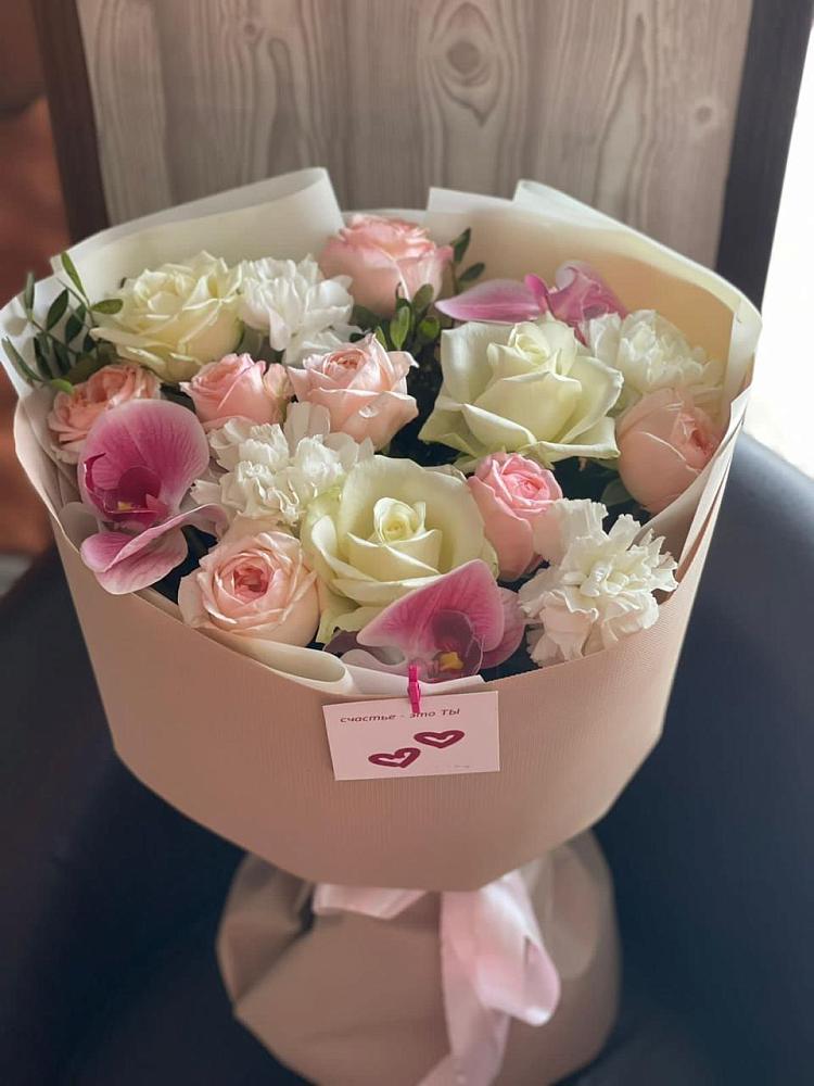 Букет цветов из: Орхидеи, Розы и Гвоздики в Электроизолятор