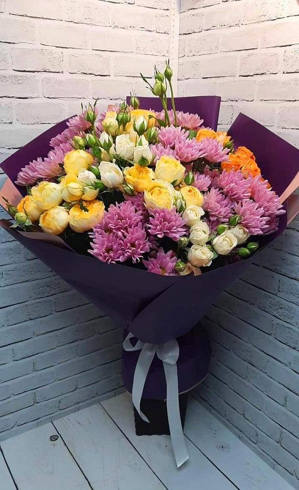 Букет цветов из: Хризантемы и Розы в Электроизолятор