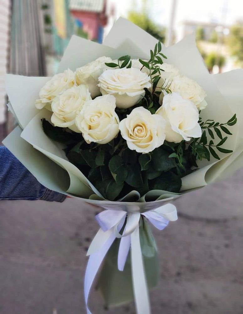 Букет Белые розы Проуд в Электроизолятор