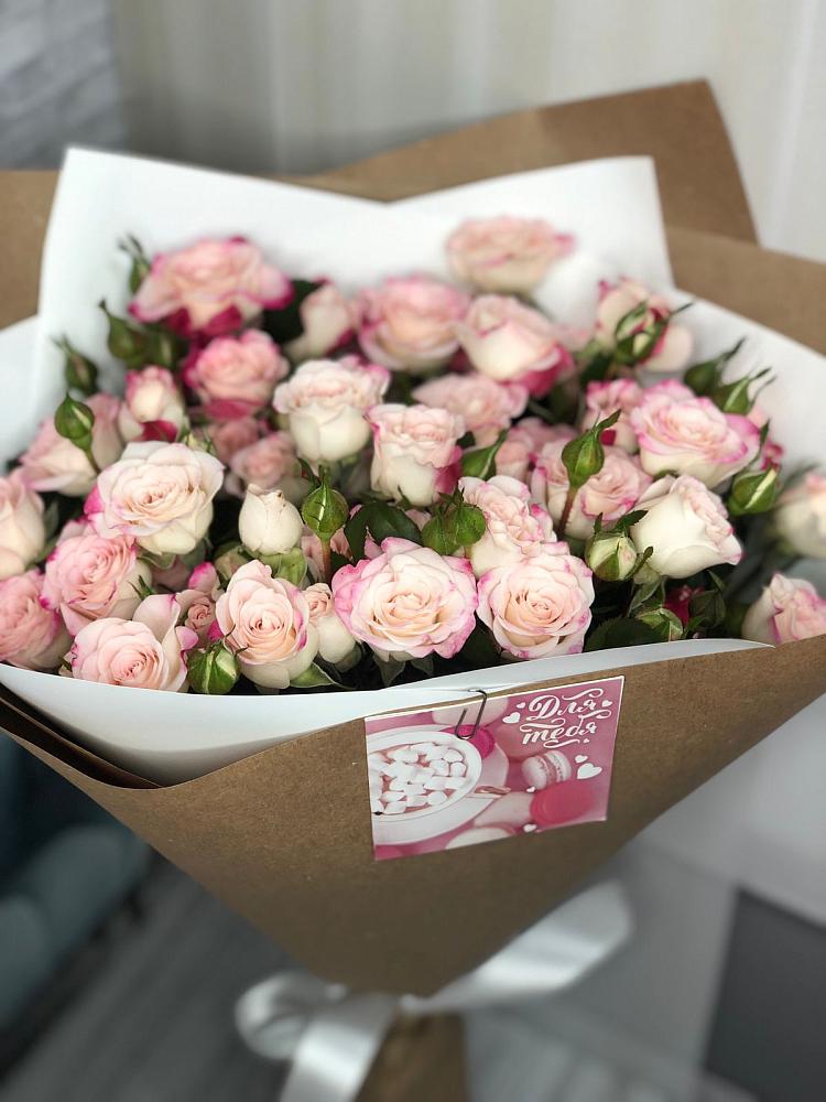 Букет цветов из: Розы в Электроизолятор