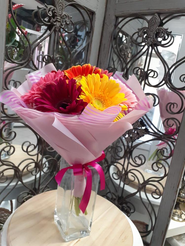 Букет цветов из: Герберы в Электроизолятор