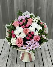 Букет цветов из:  Альстромерии, Гвоздики, Розы и Хризантемы в Электроизолятор