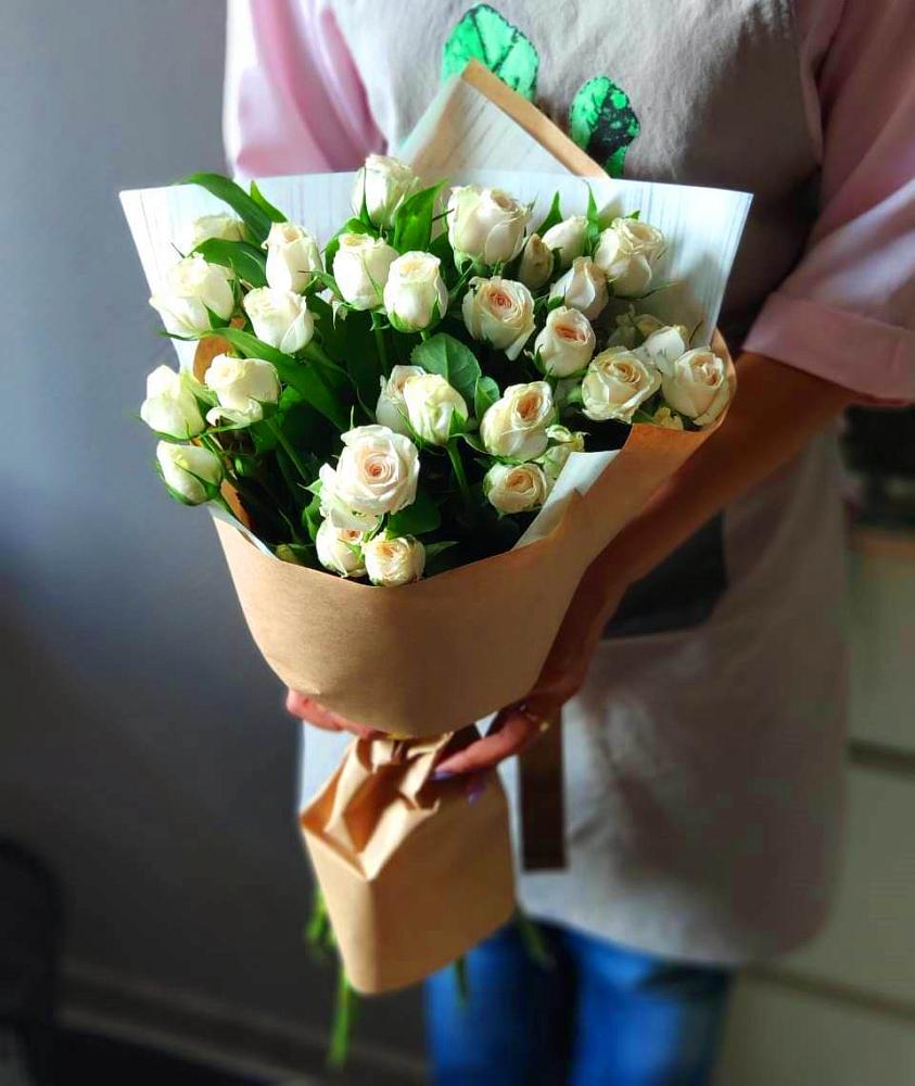 Букет цветов из: Розы в Электроизолятор