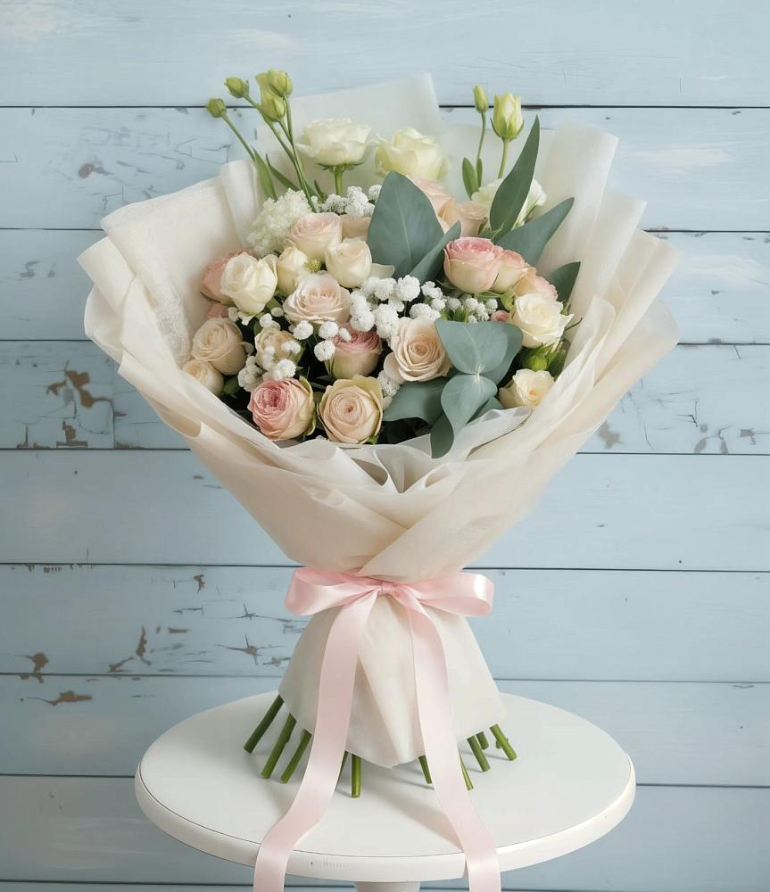 Букет цветов из: Розы и Лизиантусы в Электроизолятор