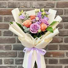 Букет цветов из:  Лизиантусы и Розы #REPLACE_PRED# Электроизолятор