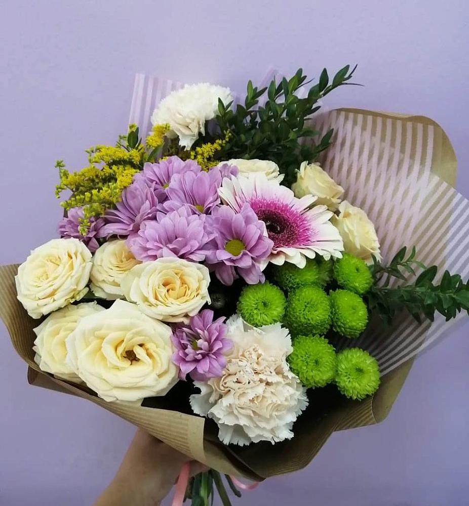 Букет цветов из: Хризантемы, Розы, Гвоздики и Герберы в Электроизолятор