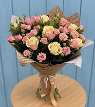 Букет цветов из:  Розы в Электроизолятор