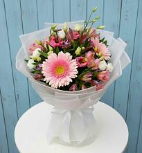 Букет цветов из:  Герберы, Альстромерии и Лизиантусы в Электроизолятор
