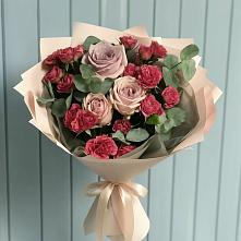 Букет цветов из:  Гвоздики и Розы в Электроизолятор
