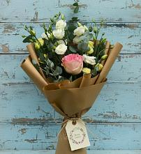 Букет цветов из:  Розы и Лизиантусы #REPLACE_PRED# Электроизолятор