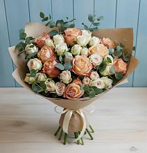 Букет цветов из:  Альстромерии и Розы в Электроизолятор