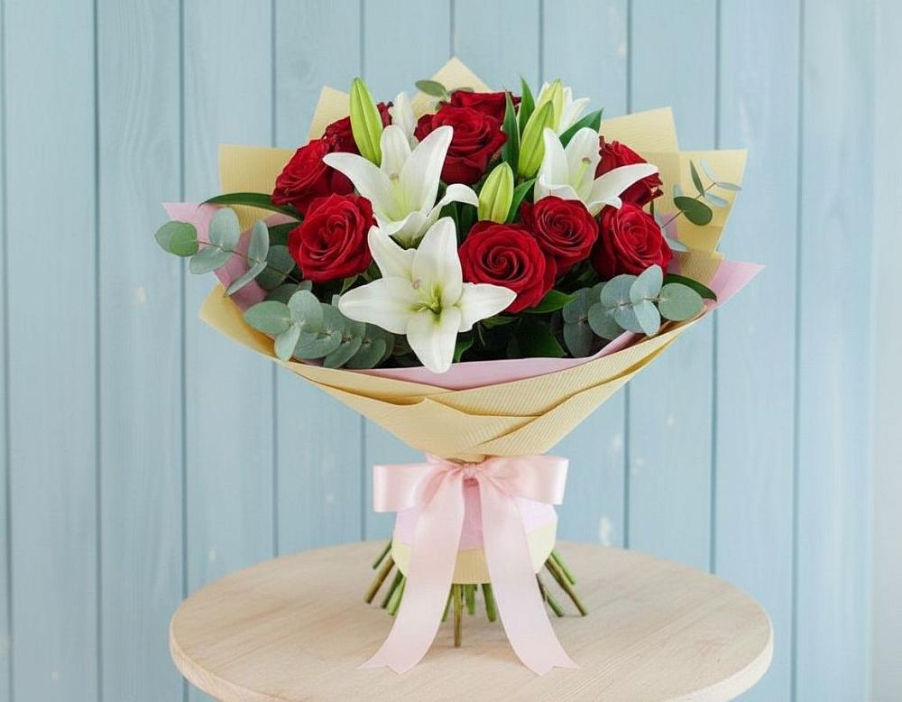 Букет цветов из: Лилии и Розы в Электроизолятор