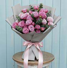 Букет цветов из:  Розы в Электроизолятор